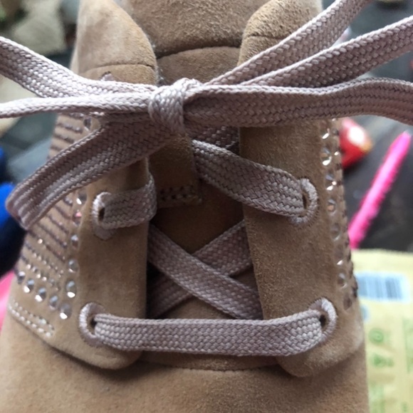 Shoes - 🐪 Fitflop Rhinestone Gorgeous sneaker loafer NEW I just tried them on outside 🥹